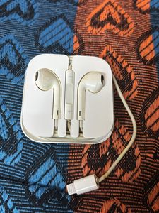 Apple Lightning EarPods
