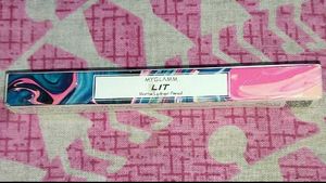 Myglamm LIT matte Lipliner Pencil