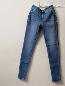✨ Mid-Rise Skinny Jeans - Timeless Blue Denim 👖