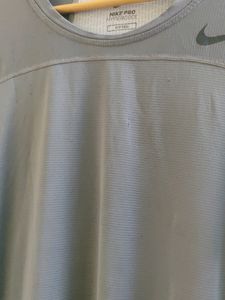 nike pro hypercool Tshirt (flaws)