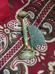 Jade Roller &amp; Gua Sha Set