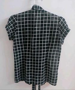 Vintage Look, Puff Sleeves &amp; Ruffle @Front