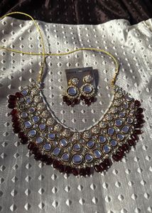 Gorgeous Necklace & Earring Set