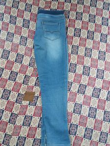 💙 Stylish Slim-Fit Blue Denim Jogger – Super Comf