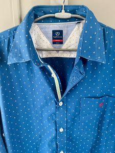 Van husen Dotted slim fit  Shirt
