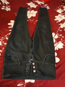 Black Jeans And Yellow Top