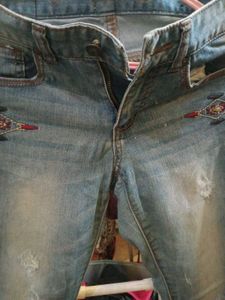 Embroidered Detail Jeans