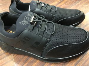Stylish Black Sneakers For Kids Size UK 7