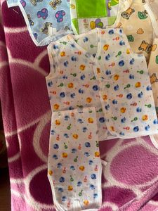 New Born Shit Napi Set Of 4