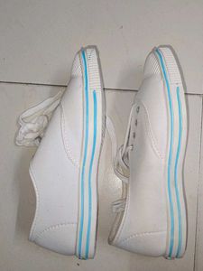 🆕 White School Shoes 👟
