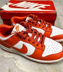 NIKE ORANGE DUNKS UK - 8.5 (43)