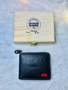 Levi&#39;s Black Leather Wallet
