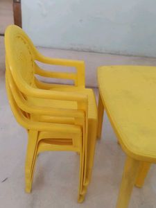 Nilkamal - Kids Dining Table Set