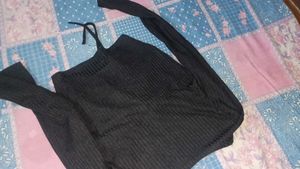 SHEIN Black Long Sleeve Cropped Front Tie Top