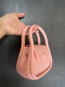 Cute sling bag 🫶🏻