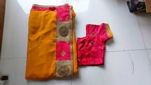 Heavy Border Saree 🎀