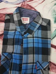 Levi&#39;s Blue Plaid Shirt