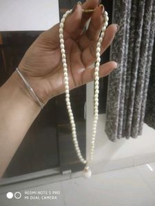 White Pearl Necklace