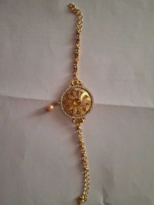 Elegant Gold-Tone Bracelet