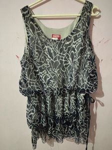 Floral Print Sleeveless Top