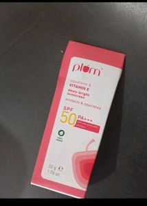 plum Combo minions body scrub And Suncreen