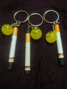 Combo Marlboro Ciggaratte Key Chain With Smily Bal