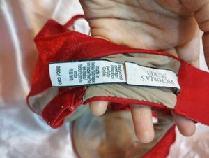 Red Victoria&#39;s Secret Bra
