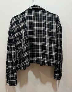 Zudio Black Crop Plaid Shirt