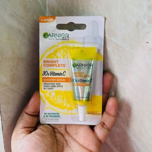 Garnier Bright Complete Vitamin C Booster Serum