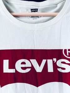 Levis White T-shirt