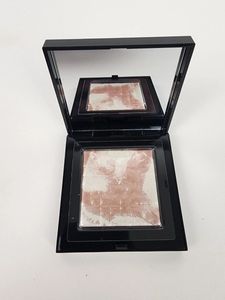 Bobbi Brown Highlighting Powder