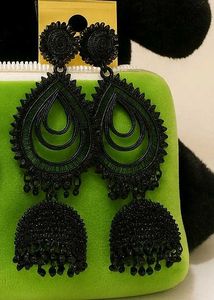 Stylish Drop Earrings ( 1 Black Set )