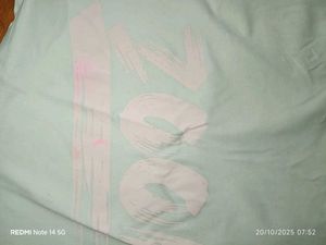 Stylish  Basic T-Shirt – Second Hand, Like New