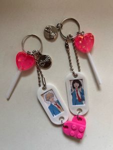 Skip &amp; Loafer Keychain 🩷✨