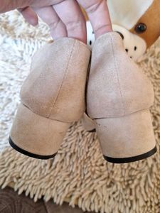Cute Biege Bow Pumps For Women