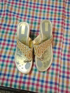 GOLD COLOUR HEELS