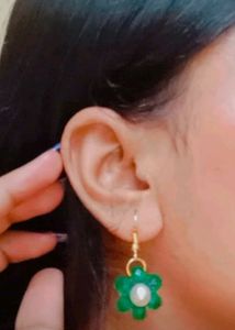 Beautiful Green Bead Earrings ✨