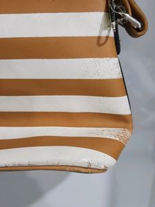 Lavie Brand Sling