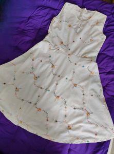 A Embroidery Design White Vintage Dress