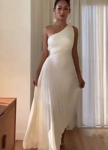 Elgant White Dress