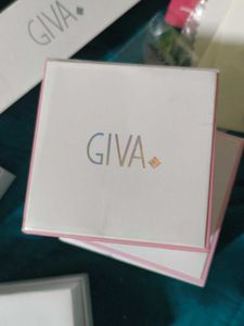 Elegant Silver Queens Necklace Purple