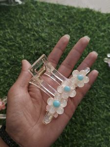 Korean Clips Clutches Flower Design (Pack Of 1)