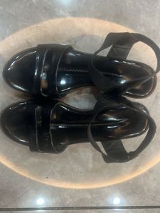 Chic Black Wedge Sandals