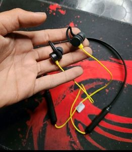 RADUL BRAND NEW WIRELESS EARPHONE