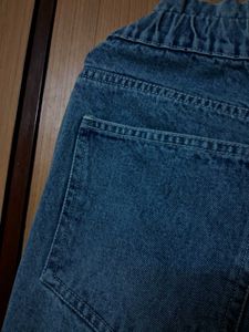 SLOUCHY FIT BLUE DENIM JEANS