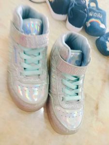 Sketchers Light Shoes For Girls