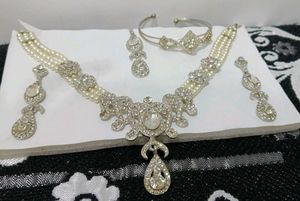 Pearl & Crystal Jewelry Set