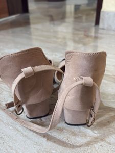 Heels That Heals 👠