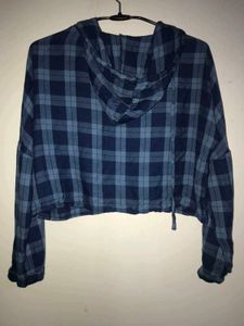 crop length cuffed fukl sleeves shirt
