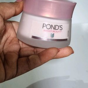 Pond&#39;s Bright Beauty Kit
